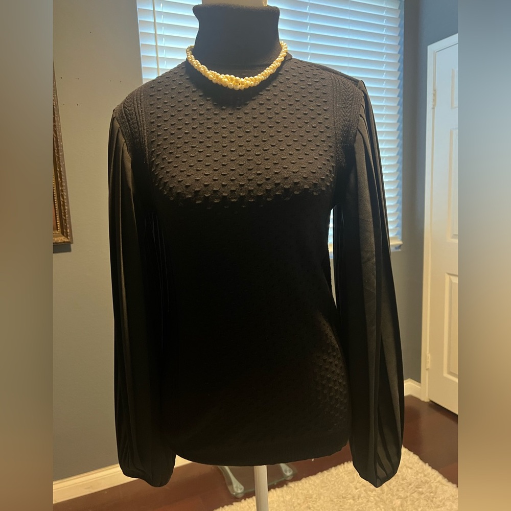 Whitehouse black Market knit turtleneck with flare sleeves. In EUC. Size…